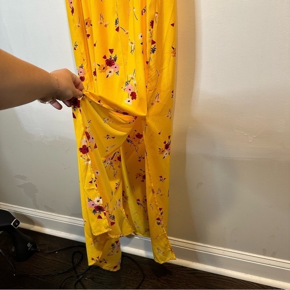 Divided H&M Women’s Crepe Dress Yellow Floral Sleeveless Maxi Side Slit Size 8 - Picture 6 of 10